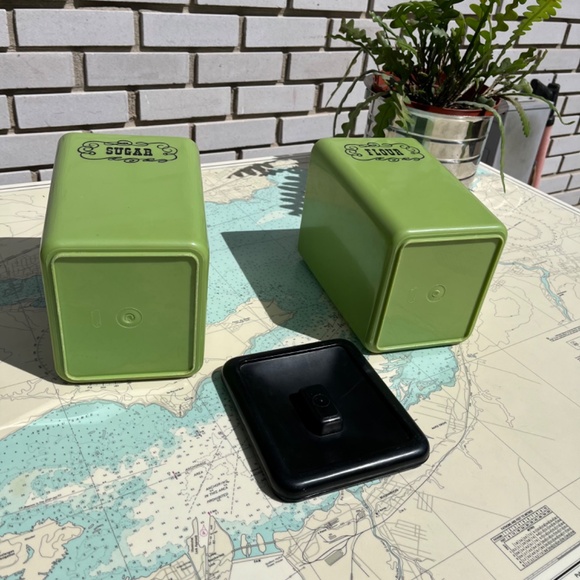 Vintage 70s Beacon Sugar and Flour Avocado Green Canister Set - Picture 8 of 8